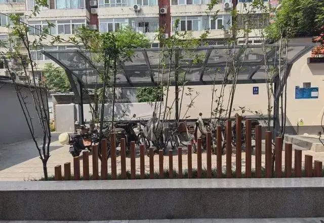 私搭乱建居民想提升小区环境的愿望实现了凯发k8国际首页登录拆除700平方米(图3)